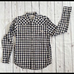 Women’s flannel medium Lucky
